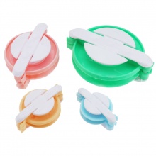 At Random - Pompom 4 Sizes Plastic Pom Maker Fluff Ball Weaver Needle Knitting Wool Tool Yarn Kit Tools Hot Sale DIY Tool Kit Bobble Craft（4 Pcs/Set）