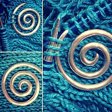 Aleación Agujas de tejer Hélice Chapado en Oro 4cm x 4cm, 1 Unidad