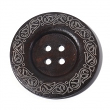 Legno Bottone da Cucire Scrapbook Quattro Fori Tondo Caffè Scuro Intagliato Disegno 6cm Dia, 10 Pz